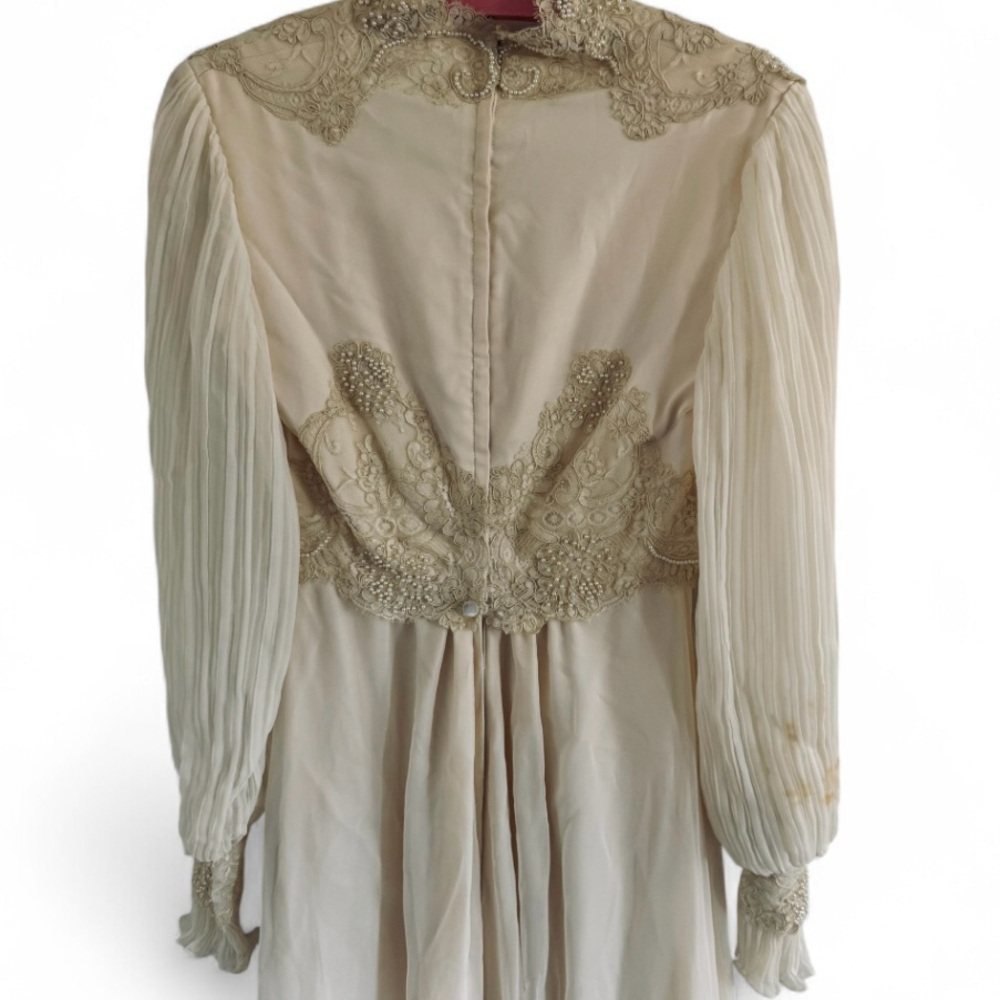 Vintage Victorian Ins Lace Wedding Dress + Veil Pleated Hemline Long Sleeve Gown - Picture 4 of 12